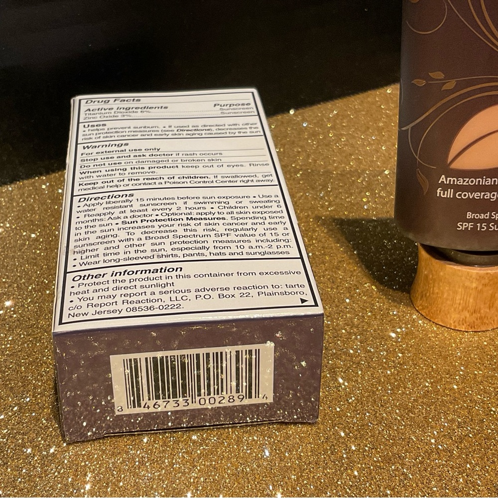 Tarte Amazonian Clay foundation in DEEP 14 - Picture 6 of 8